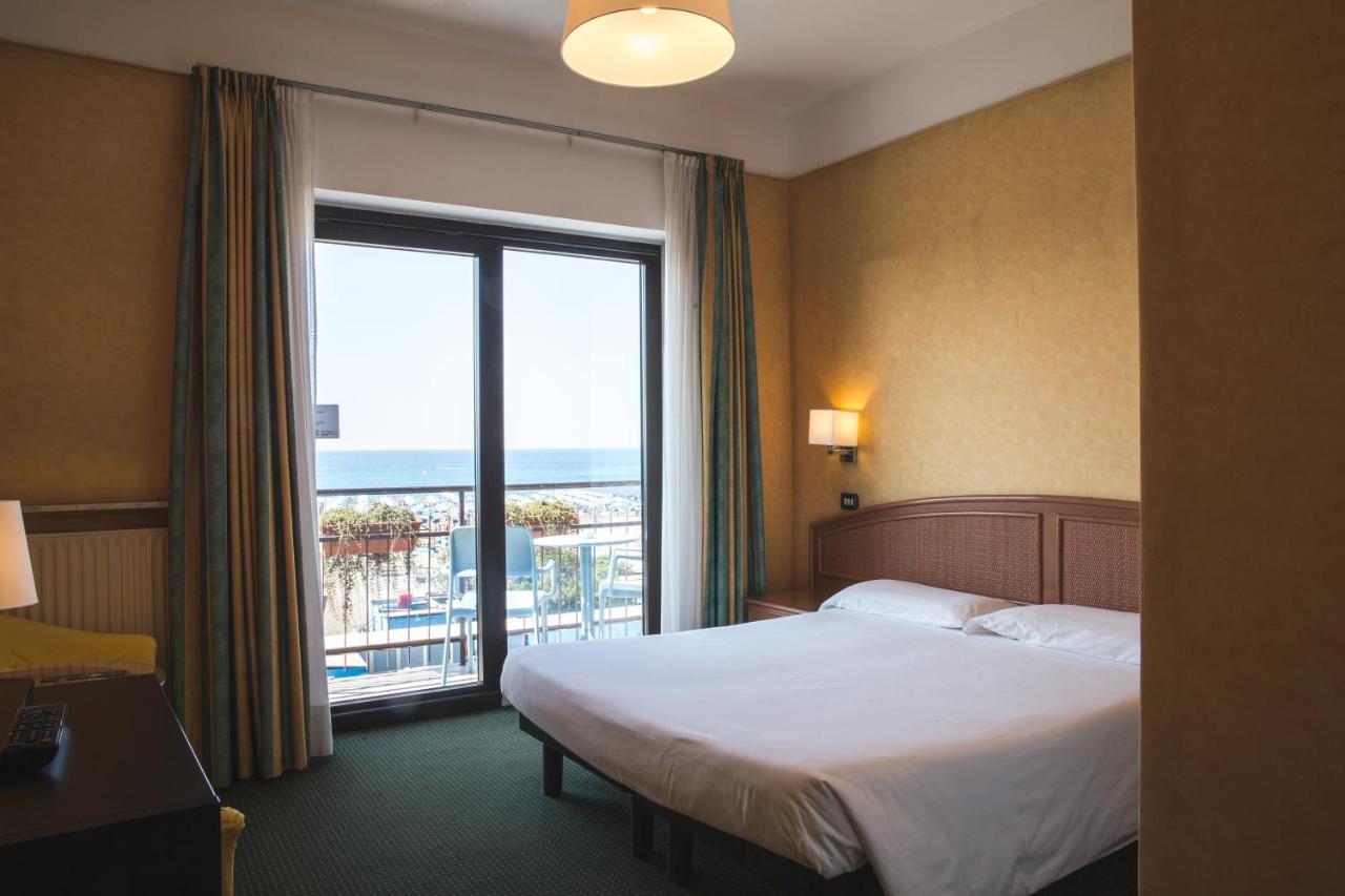 Hotel Santa Maria Chiavari Exteriör bild