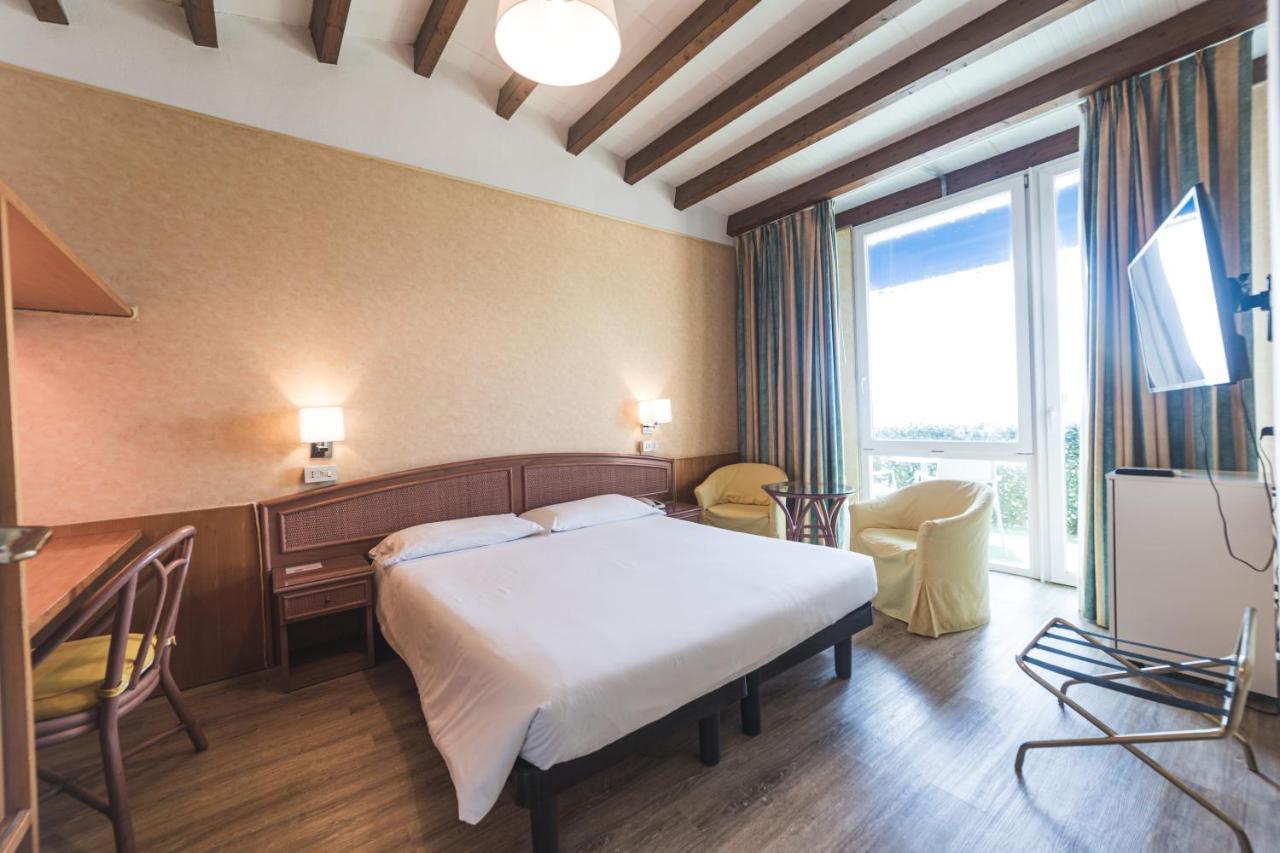 Hotel Santa Maria Chiavari Exteriör bild