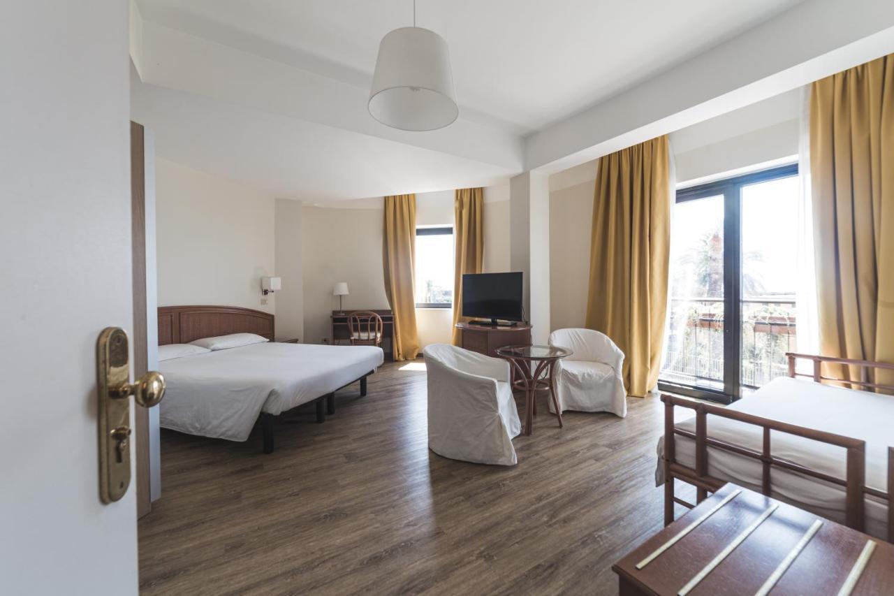 Hotel Santa Maria Chiavari Exteriör bild