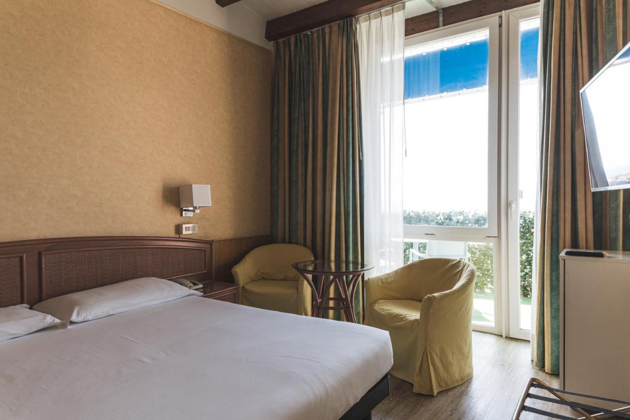 Hotel Santa Maria Chiavari Exteriör bild