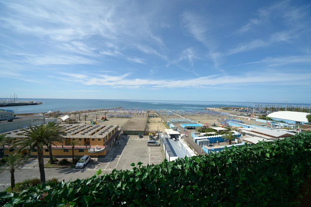Hotel Santa Maria Chiavari Exteriör bild